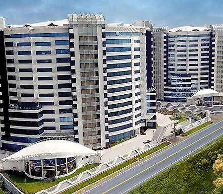 7 Star Weekend Studio At Rajhans Belliza By Global Hospitality Surat Zewnętrze zdjęcie